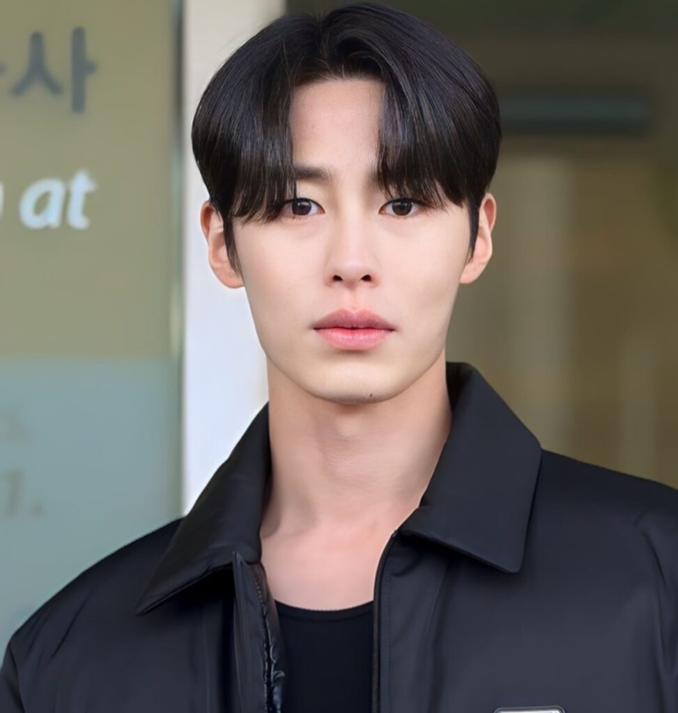 Lee Jae-wook Biography: Age, Height, Wife, Net Worth, Family and Career