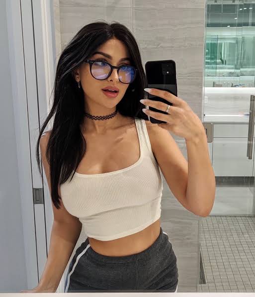 SSSniperWolf Biography 2024: Age, Relationship, Net Worth, Family, Height, Education, Personal Life, Influencer Career