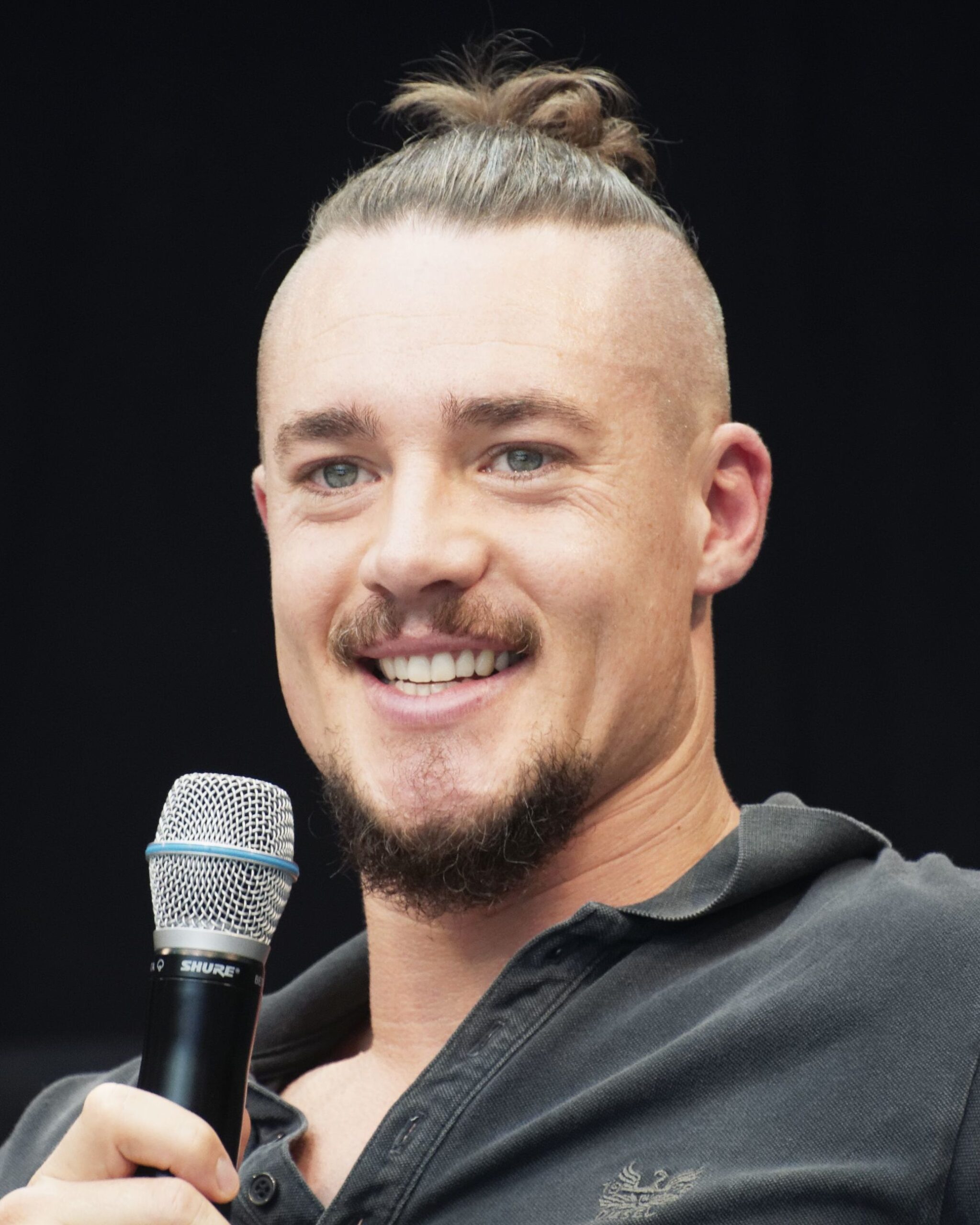 Alexander Dreymon Biography: Age, Net Worth, Family, Relationship, Height, Education, Movie Career Awards 2024