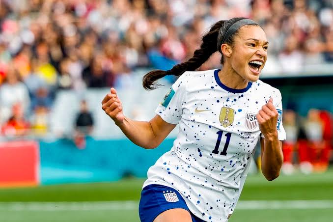 Sophia Smith Biography: Height, Parents, Siblings, Boyfriend, Age, Net Worth, Stats, Salary