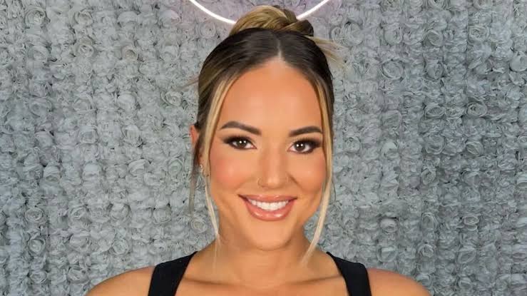 Marissa DuBois Biography