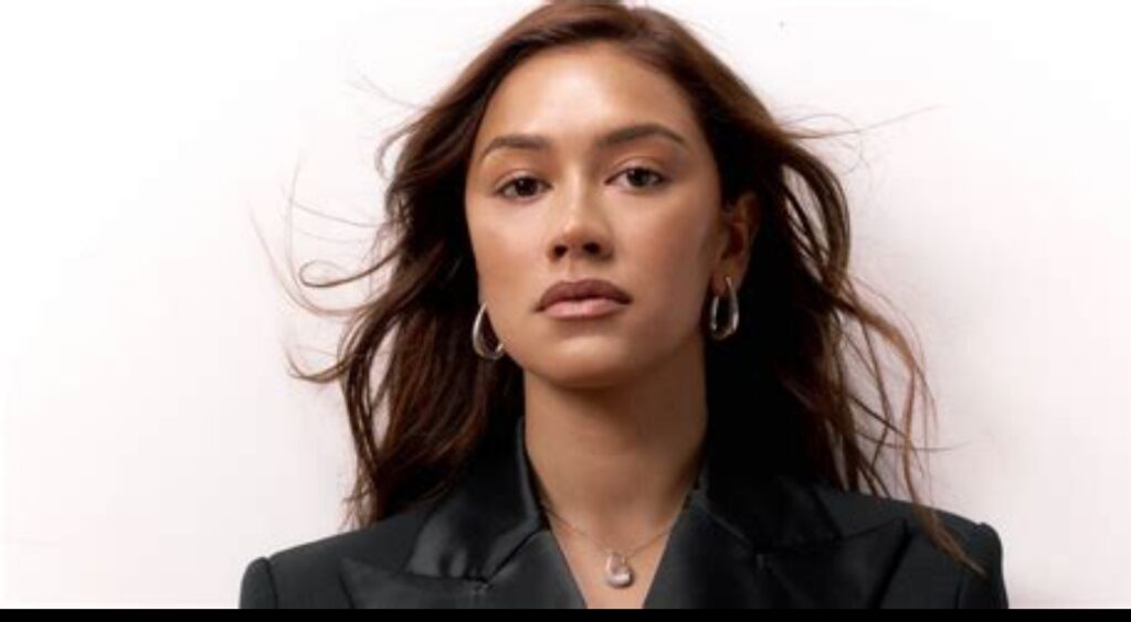 Luciane Buchanan biography