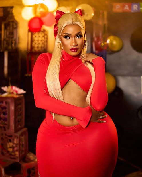 Kikky Badass biography