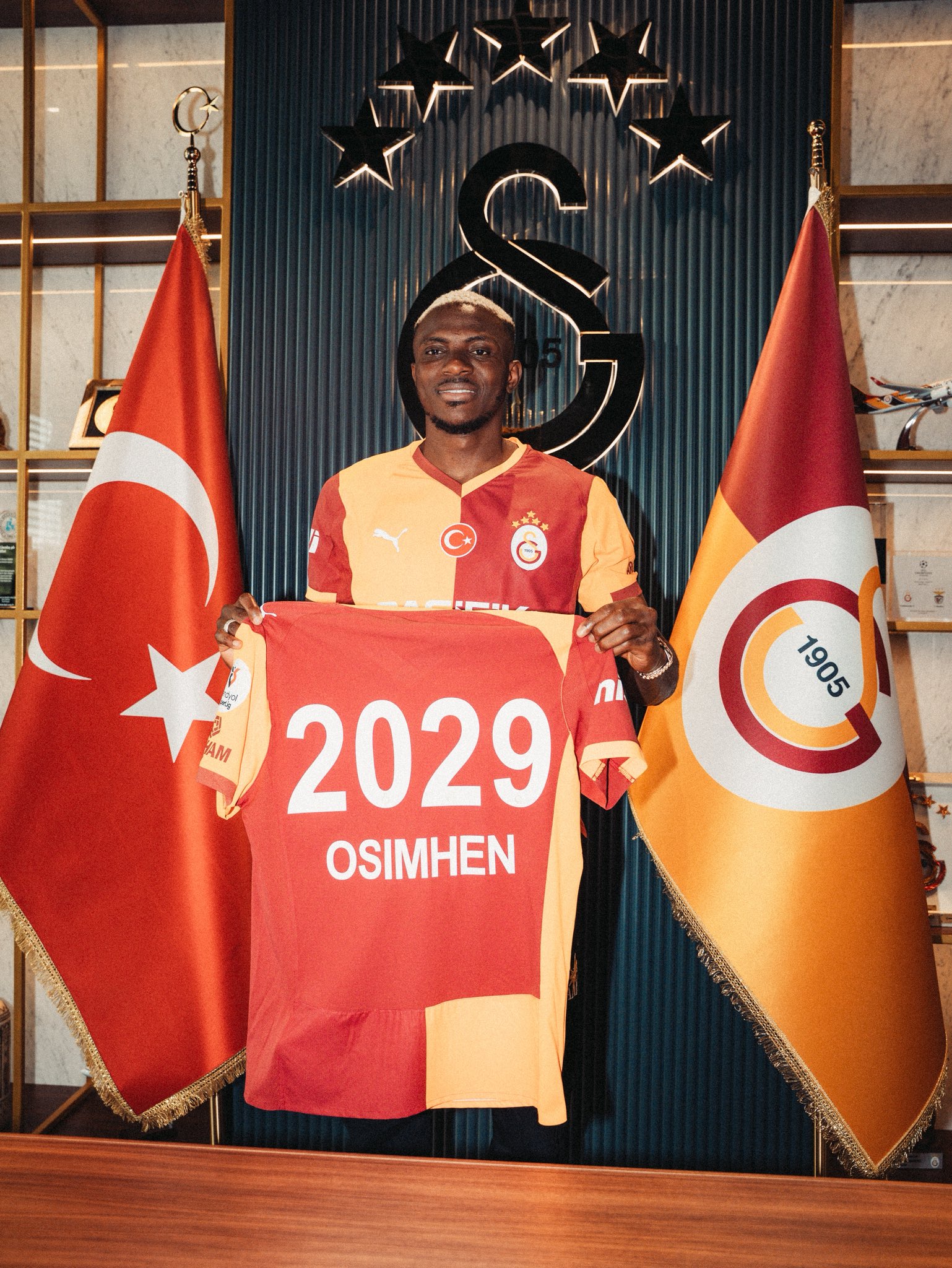 Victor Osimhen to Galatasaray