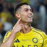 Ronaldo the first billionaire player - Bloomberg