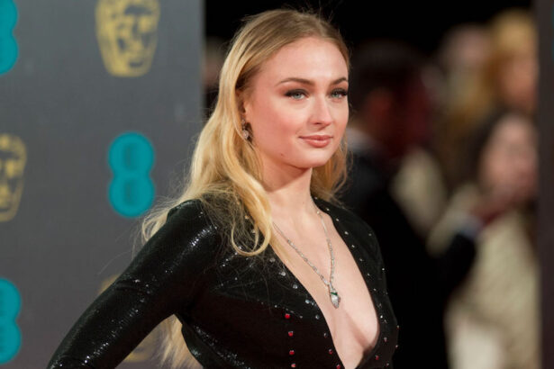 ‘Tomb Raider’: First Look At Sophie Turner As Lara Croft; Production Underway
