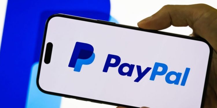 PayPal Replaces CEO as It Flags Lower Earnings